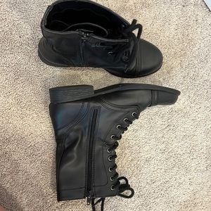Combat boots